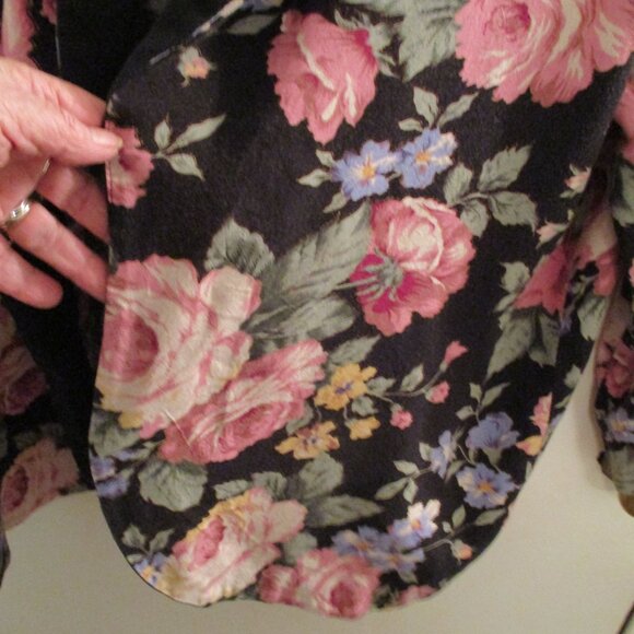 1980's vintage floral blazer, black with pink roses Size 8 - Picture 6 of 8